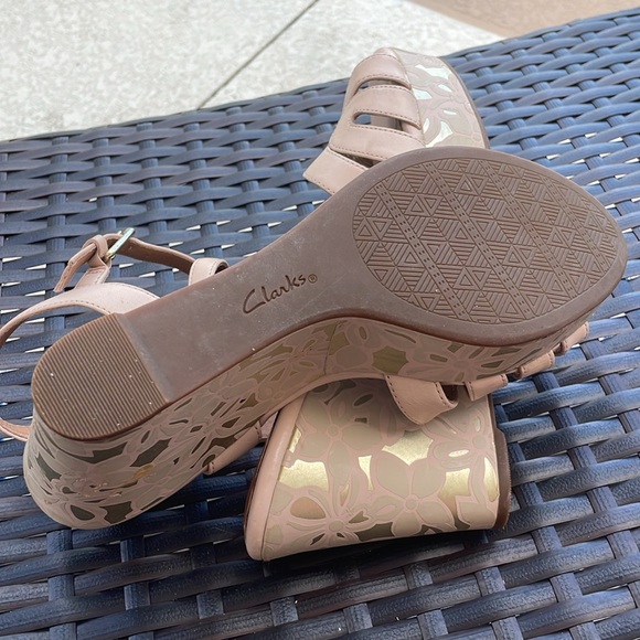 Clark’s Artisian wedge platforms - Picture 4 of 4